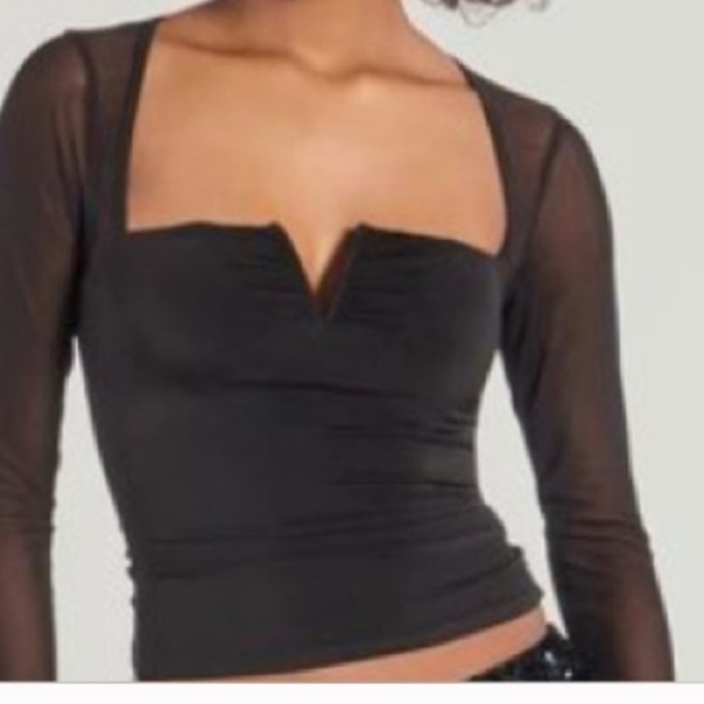 Windsor Boldly Chic Open Back Long Sleeve Top size M black